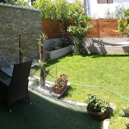 By The Sea Kasalo With Garden דירה